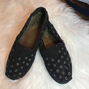 Toms original black with grommet detailing